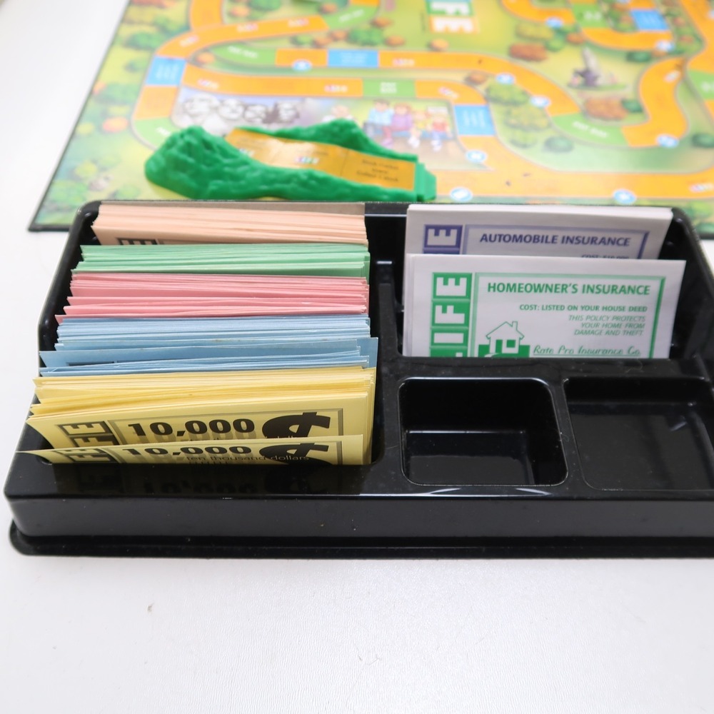 The Game of Life COMPLETE Milton Bradley 2000 Classic Game 40th Anniversary - Picture 5 of 10